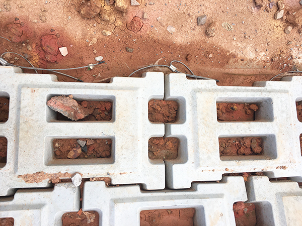 鉸鏈矩陣生態護坡砌塊